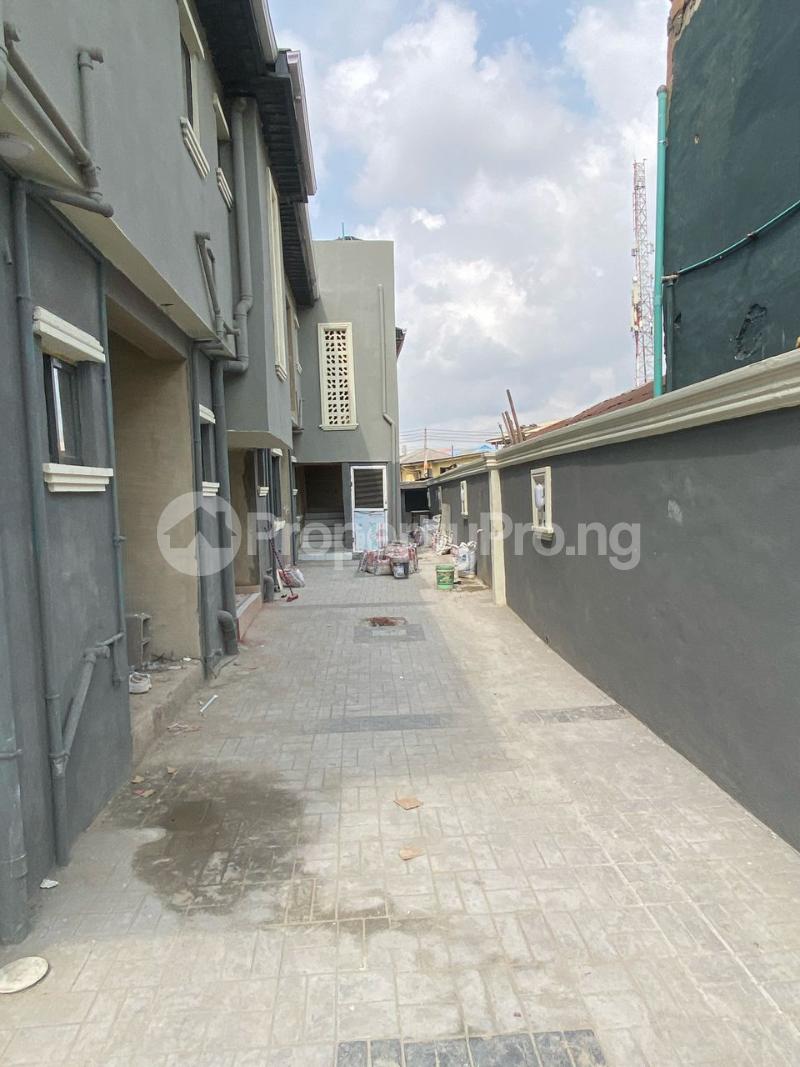 1 bedroom Flat / Apartment for rent Onipan Shomolu Lagos