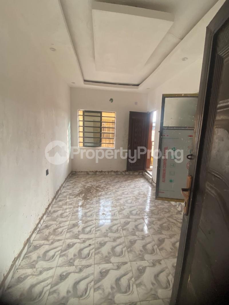1 bedroom Flat / Apartment for rent Onipan Shomolu Shomolu Lagos
