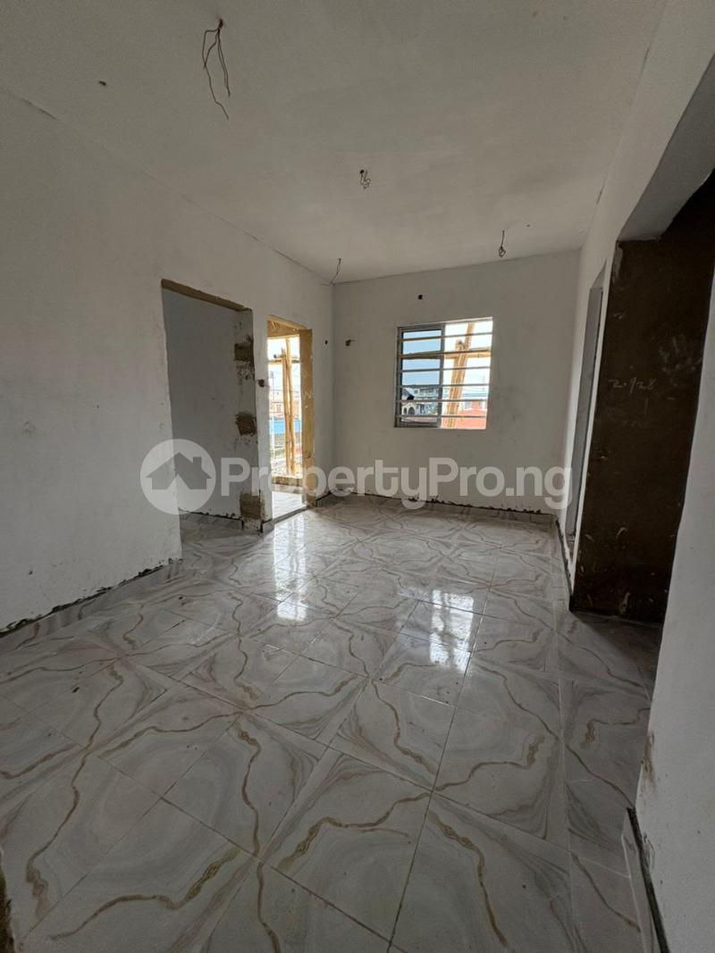 1 bedroom Flat / Apartment for rent Onipan Shomolu Shomolu Lagos