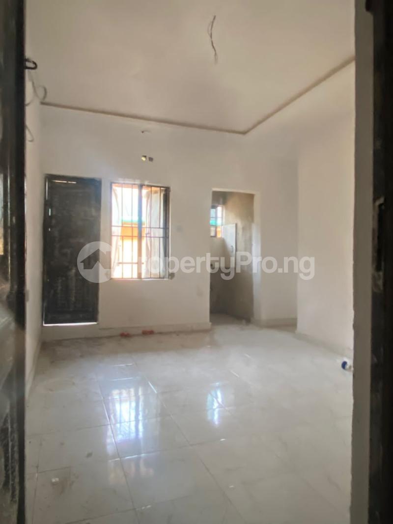 1 bedroom Flat / Apartment for rent Onipan Shomolu Lagos