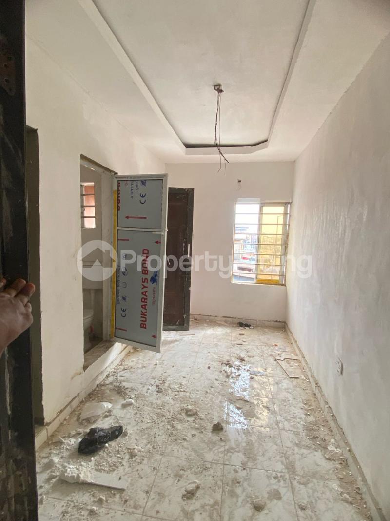 1 bedroom Flat / Apartment for rent Somolu Fola Agoro Yaba Lagos