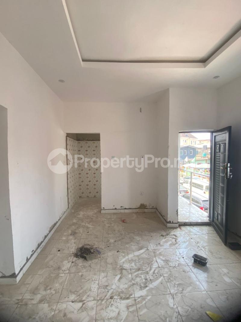 1 bedroom Flat / Apartment for rent Onipan Shomolu Lagos