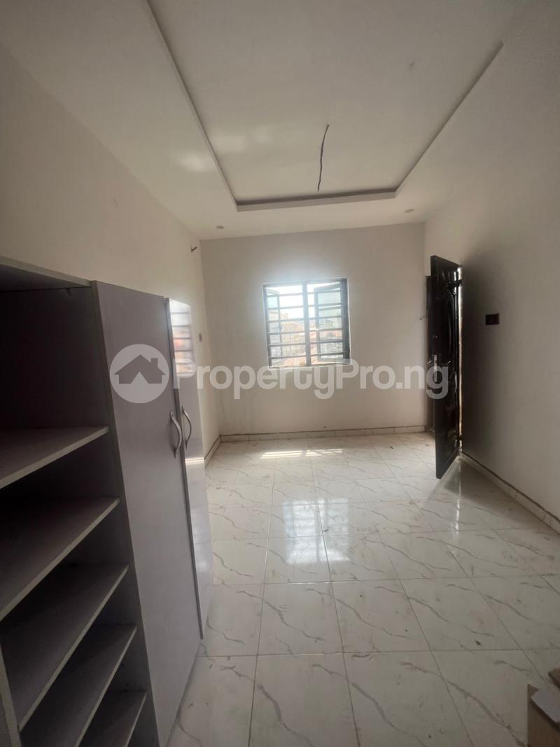 1 bedroom Flat / Apartment for rent Iwaya Yaba Lagos