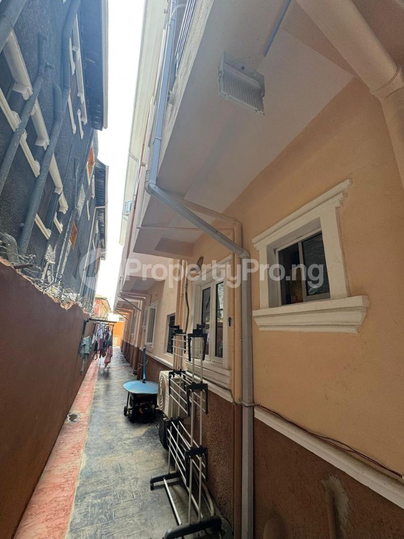 Flat / Apartment for rent Onipanu Shomolu Lagos