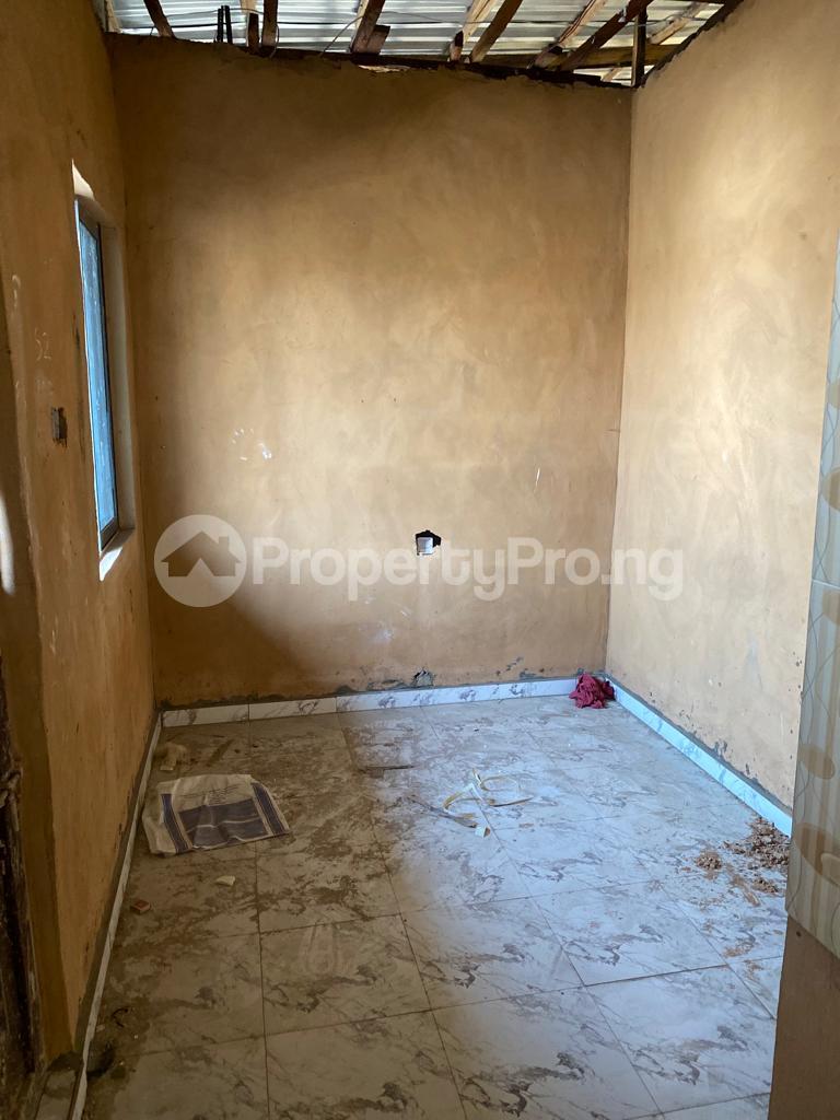1 bedroom Flat / Apartment for rent Ebute Meta Adekunle Yaba Lagos