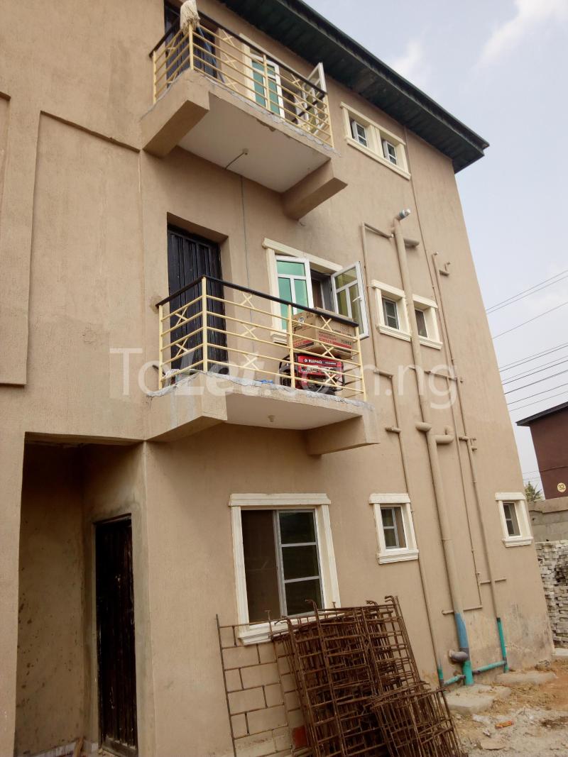 1 bedroom Flat / Apartment for rent Not Far From Fola Agoro Lagos