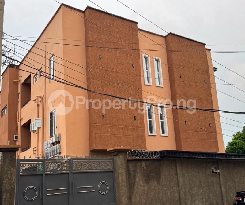Flat / Apartment for rent Balogun Iwaya Yaba Lagos