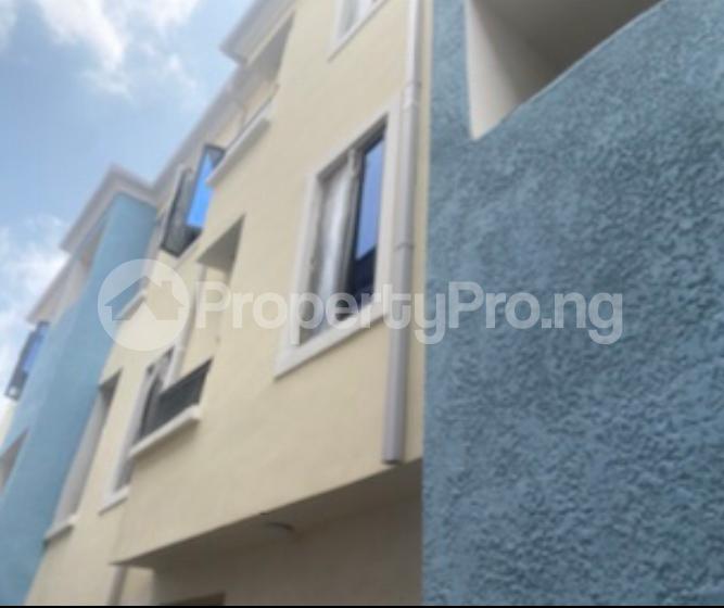 Flat / Apartment for rent Araromi Fola Agoro Yaba Lagos