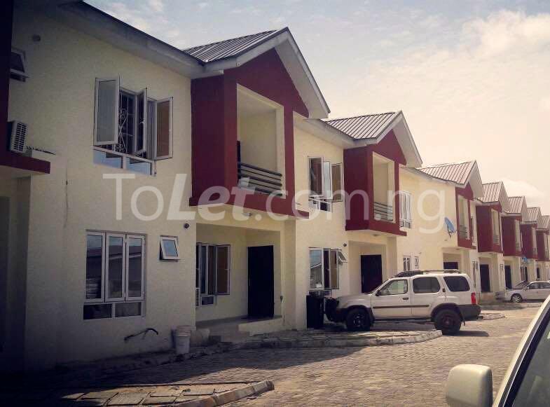 3 bedroom House for rent Off Orchid Hotel Road chevron Lekki Lagos