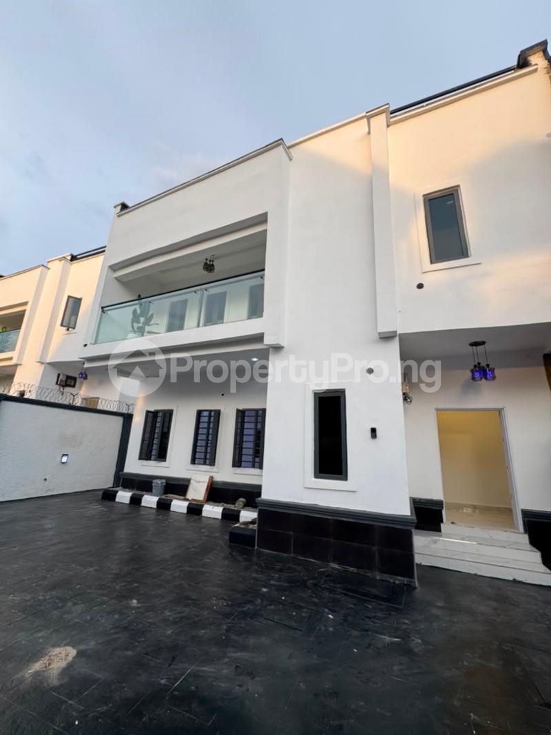 4 bedroom House for sale Along Von Road Airport Road Lugbe Abuja