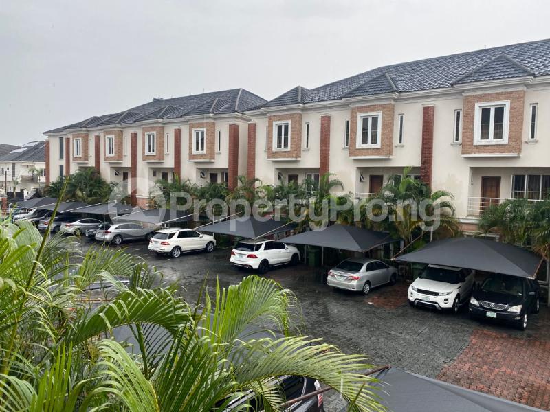 4 bedroom House for rent Court 5 Chevron Lekki Lagos