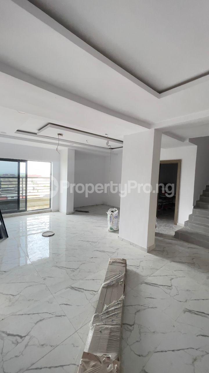 5 bedroom Flat / Apartment for rent Lekki Lagos