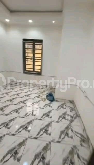 2 bedroom Flat / Apartment for rent Off Kayode Onipanu Shomolu Lagos