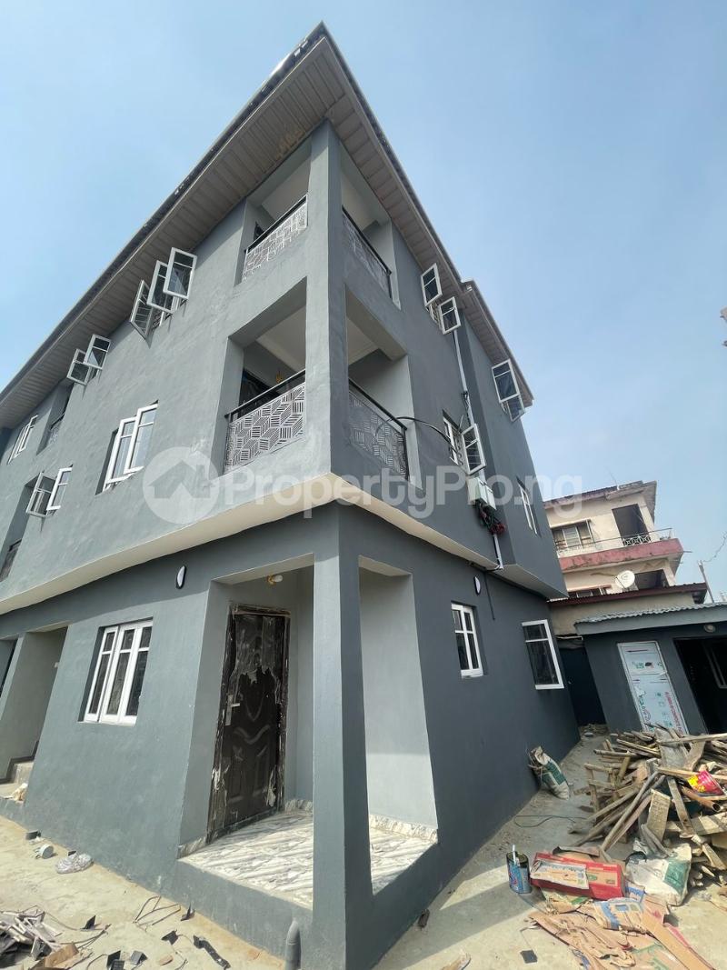 1 bedroom Flat / Apartment for sale Iwaya Yaba Lagos