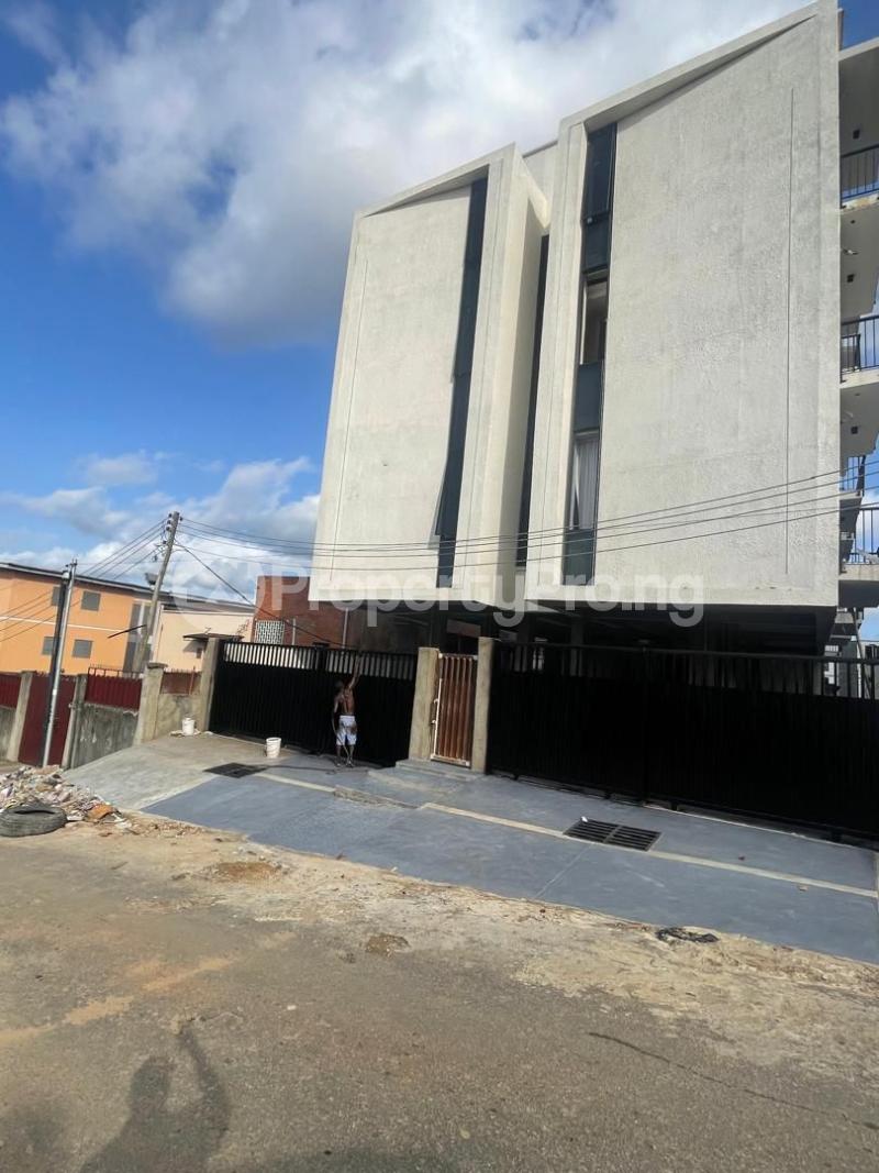 1 bedroom Flat / Apartment for sale Onike Yaba Lagos