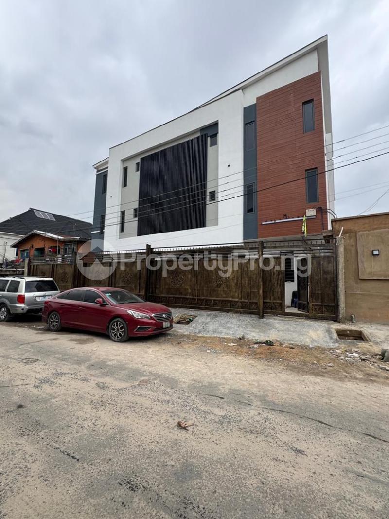 2 bedroom Flat / Apartment for sale Surulere Lagos