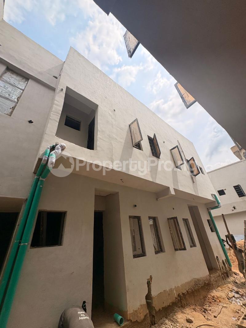 Flat / Apartment for sale Obanikoro Shomolu Lagos