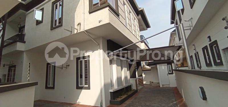 5 bedroom House for sale Berra Estate chevron Lekki Lagos