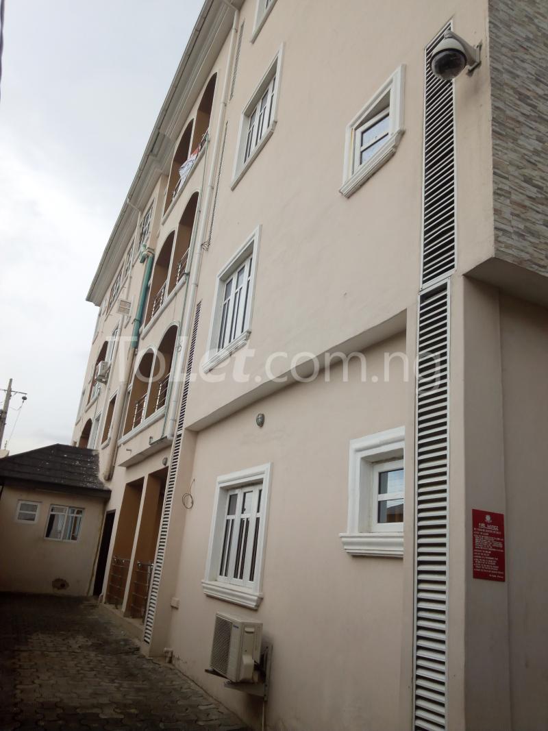 3 bedroom Flat / Apartment for rent Latunde Adekunle Yaba Lagos