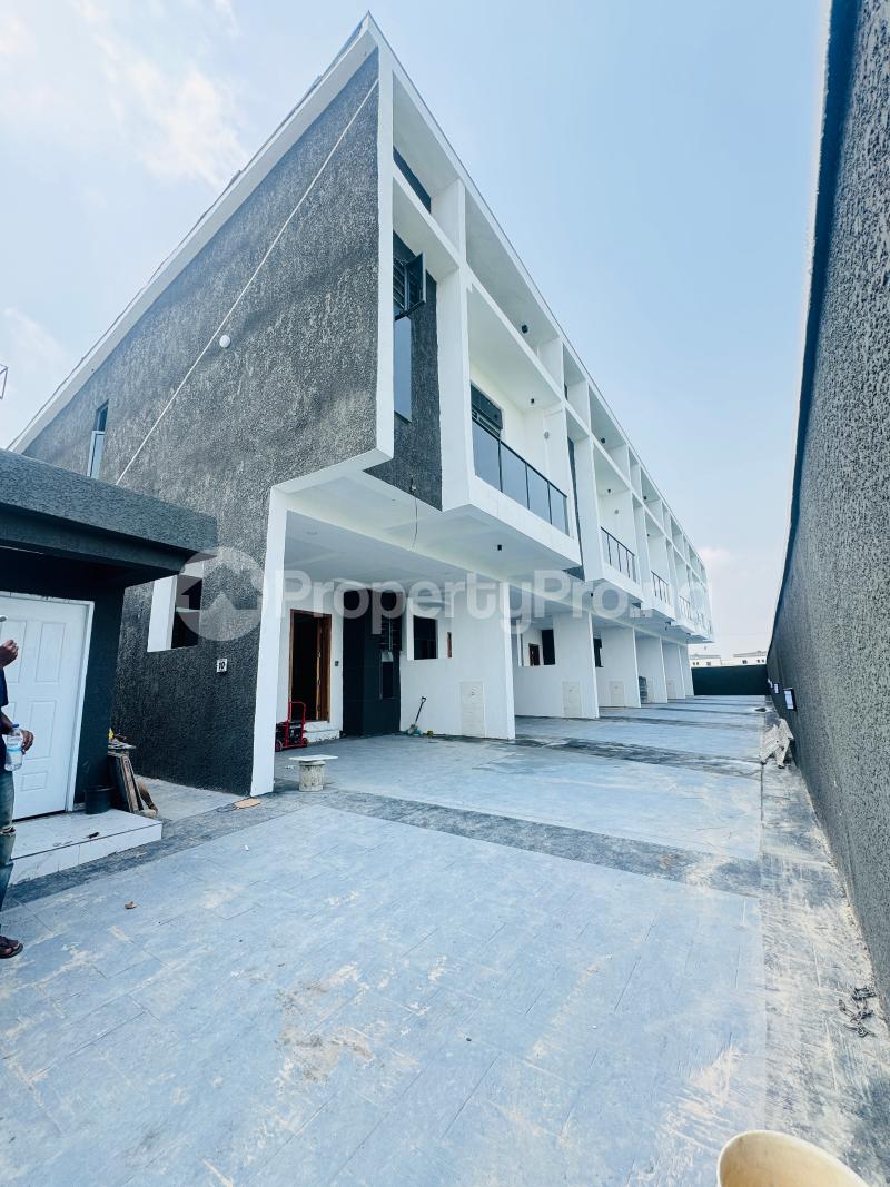 3 bedroom House for sale Off Lekki-Epe Expressway Ajah Lagos