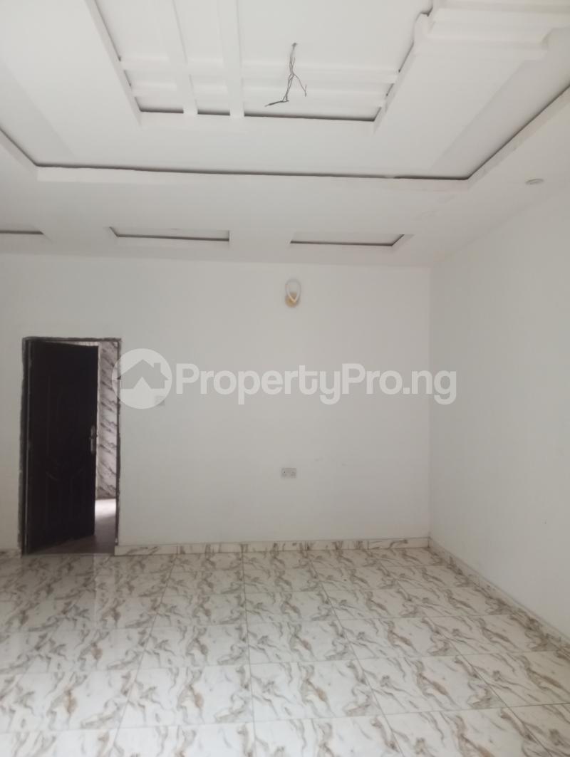 2 bedroom Flat / Apartment for rent Emmanuel Aguda Surulere Lagos - 3