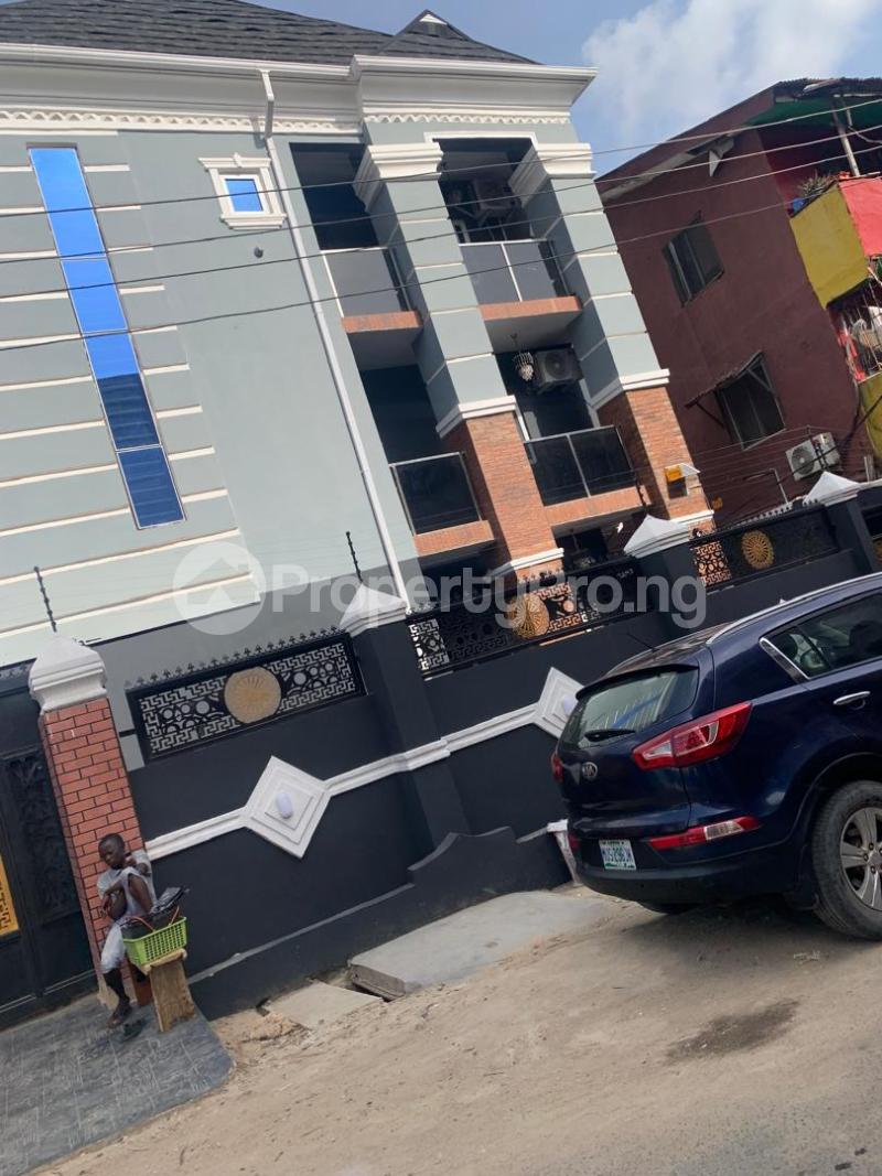 2 bedroom Flat / Apartment for rent Olowo Street Olateju Mushin Lagos