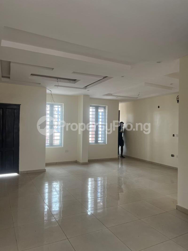 2 bedroom Flat / Apartment for rent Gated Street Onike Yaba Lagos