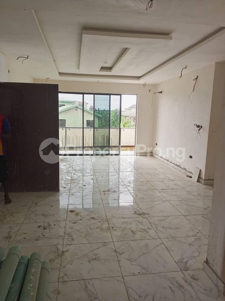 2 bedroom Flat / Apartment for rent Off Brown Road, Coker Surulere Lagos