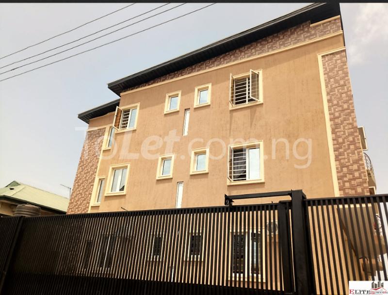 3 bedroom Flat / Apartment for rent Osapa Estate (behind Shoprite) Osapa london Lekki Lagos