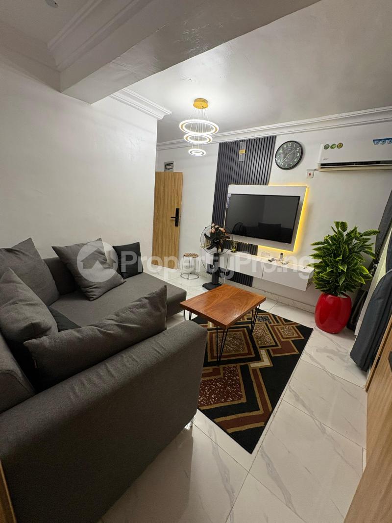 1 bedroom Flat / Apartment for shortlet Akoka Yaba Lagos