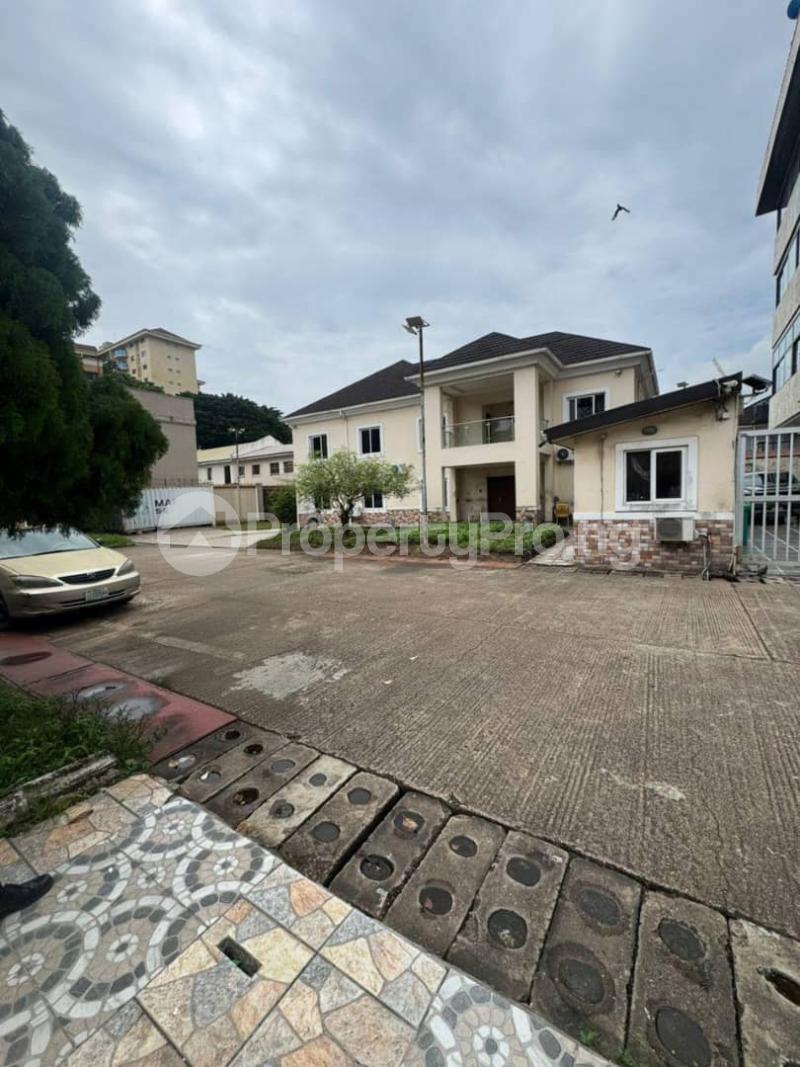 4 bedroom House for rent Location:near Lkoyi Club Old Lkoyi Lagos Old Ikoyi Ikoyi Lagos