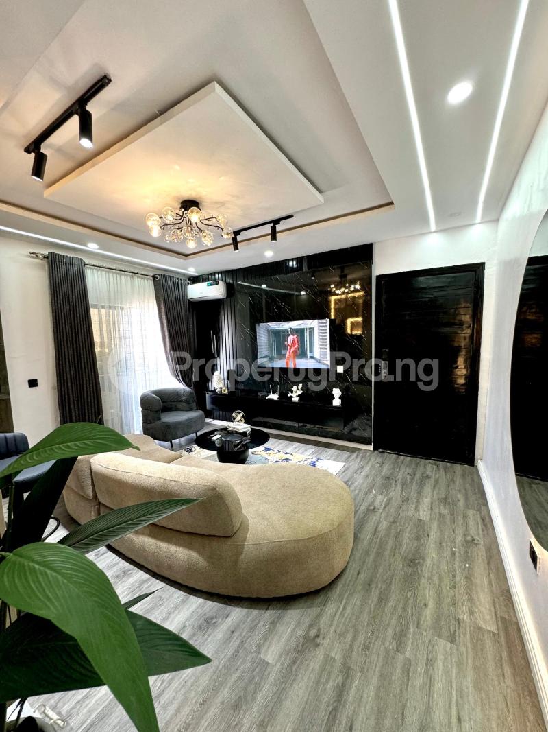 1 bedroom House for shortlet Mijl Ikate Lekki Lagos