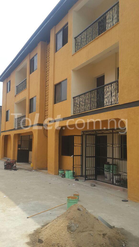 3 bedroom Flat / Apartment for rent Behind Mobil Filling Staion Phase 2 Gbagada Lagos