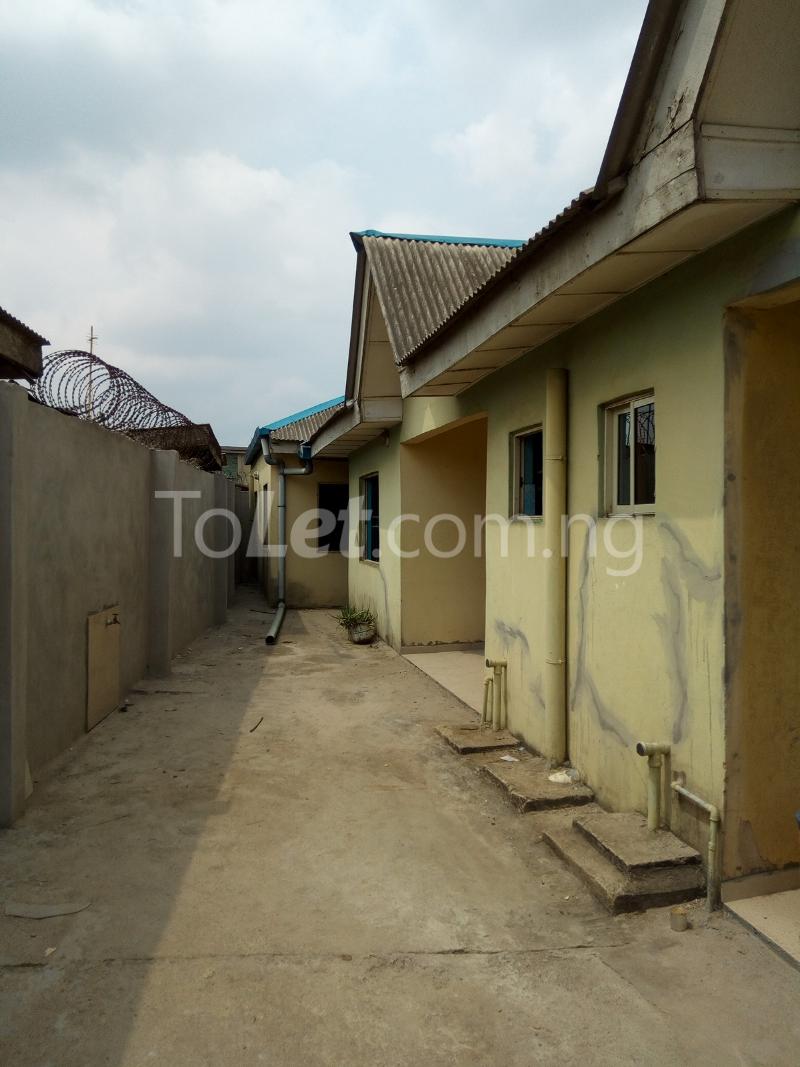 2 bedroom Flat / Apartment for rent Off Okunola Bus Stop, Egbeda Egbeda Alimosho Lagos