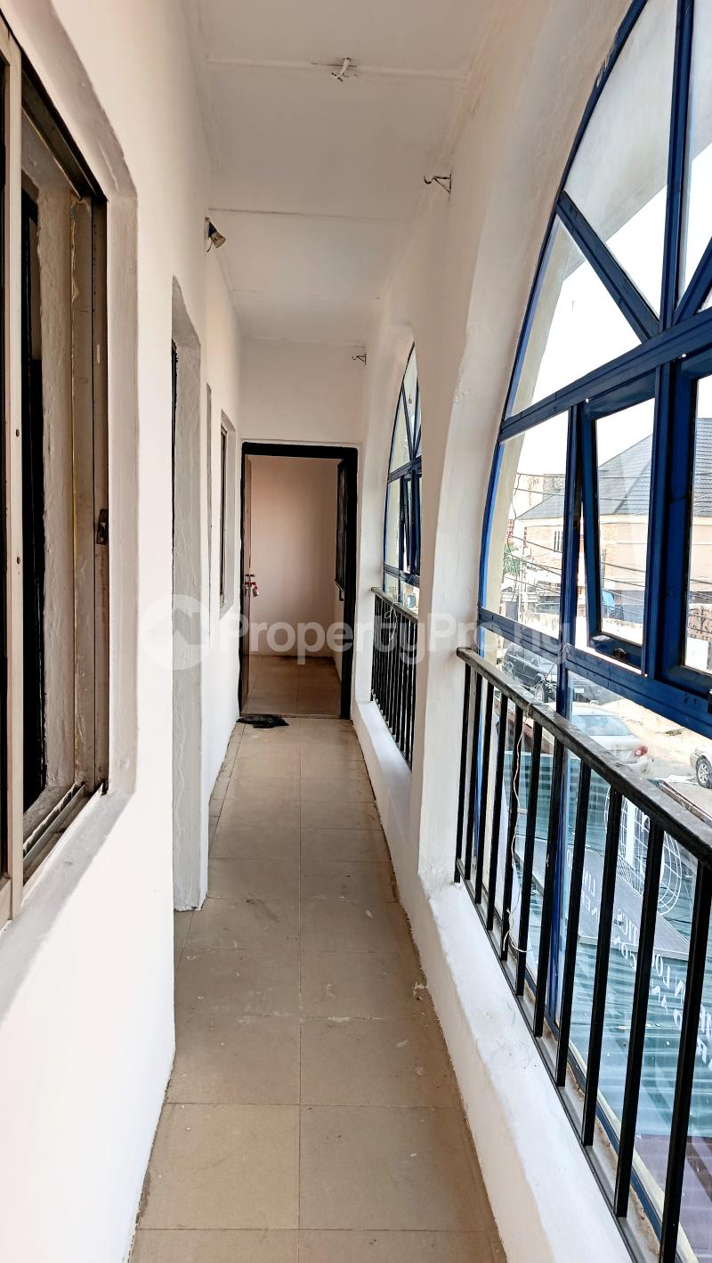 2 bedroom Commercial Property for rent By Ogunmefun Street Obanikoro Shomolu Lagos