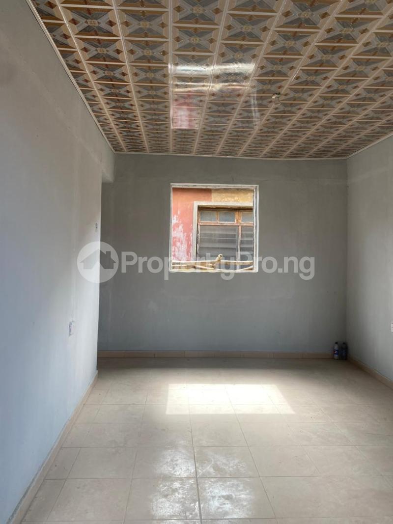 2 bedroom Flat / Apartment for rent Palmgoove Ikorodu road(Ilupeju) Ilupeju Lagos - 7