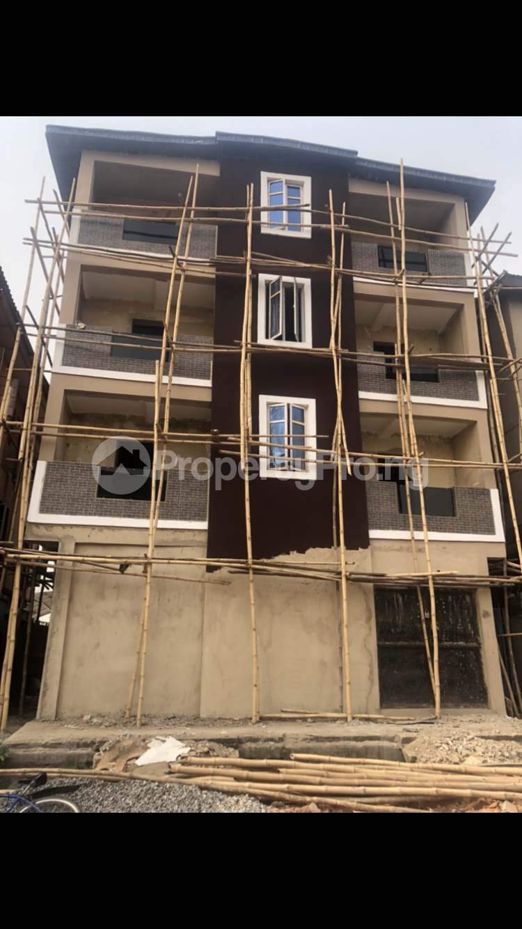 3 bedroom Flat / Apartment for rent Adekunle Yaba Lagos