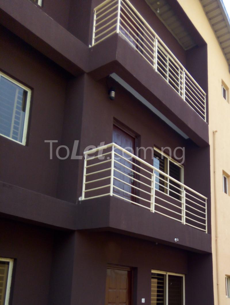 3 bedroom Flat / Apartment for rent   Opebi Ikeja Lagos