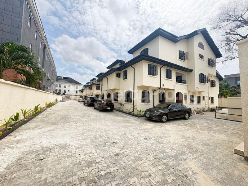 1 bedroom Flat / Apartment for rent ONIRU Victoria Island Lagos