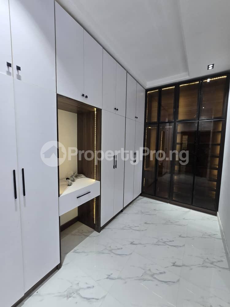 5 bedroom House for sale Omole phase 2 Ojodu Lagos