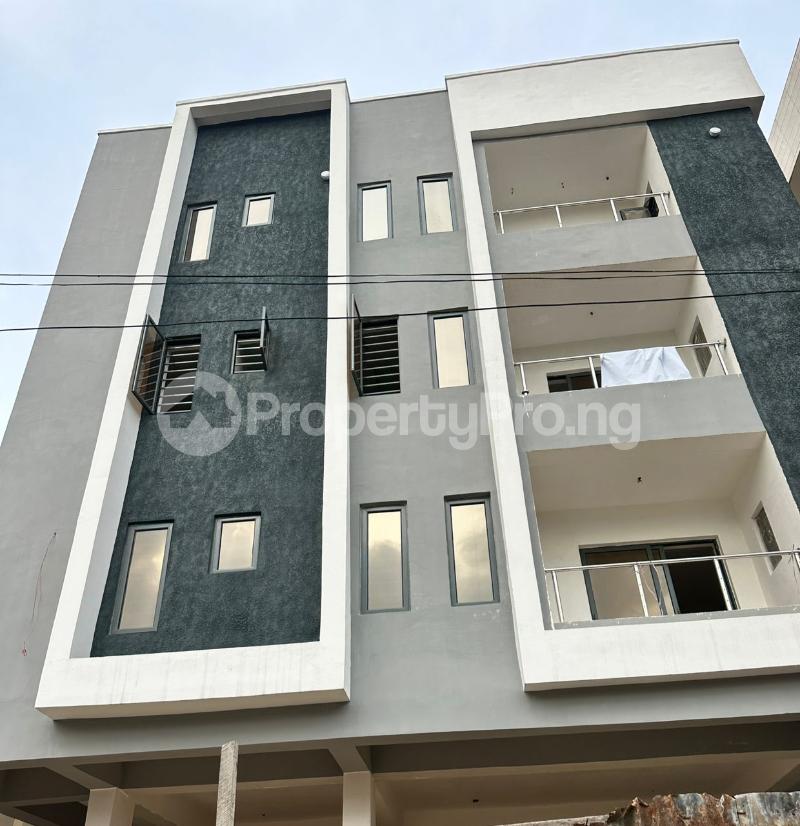 3 bedroom Flat / Apartment for sale  Alagomeji Yaba Lagos