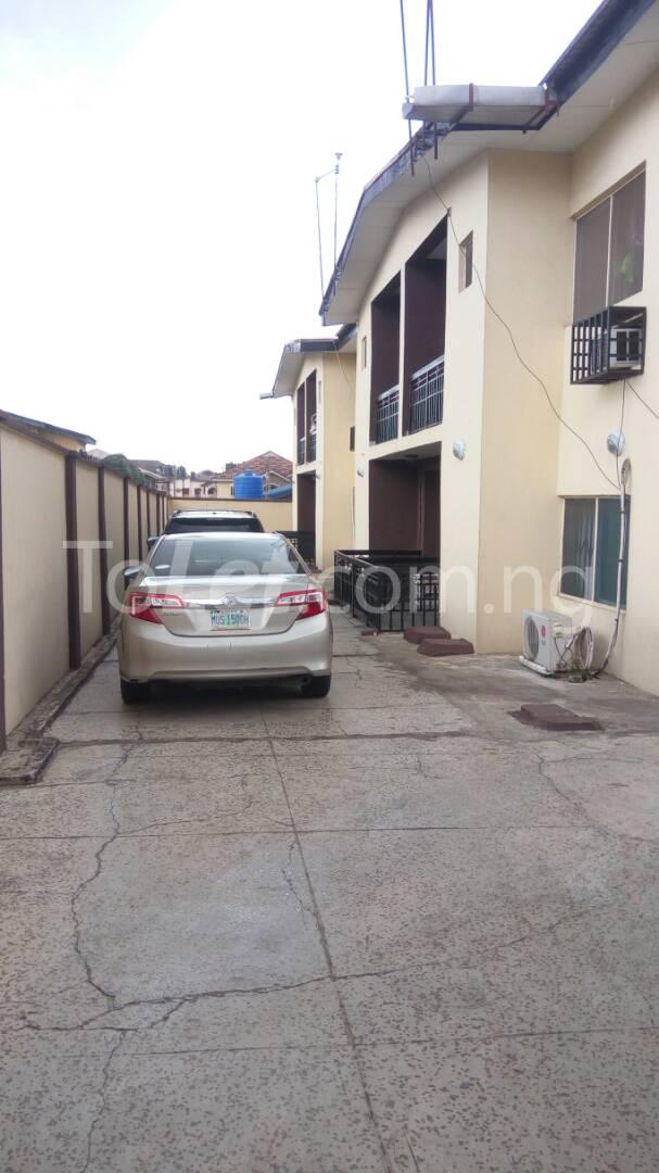 4 bedroom House for rent 15 Aweda Oluseyi Street, Off Abdul Odusanya Street Magodo GRA Phase 1 Ojodu Lagos