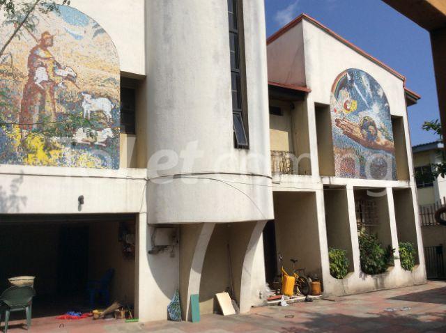 5 bedroom House for rent Omodara Street Opebi Ikeja Lagos