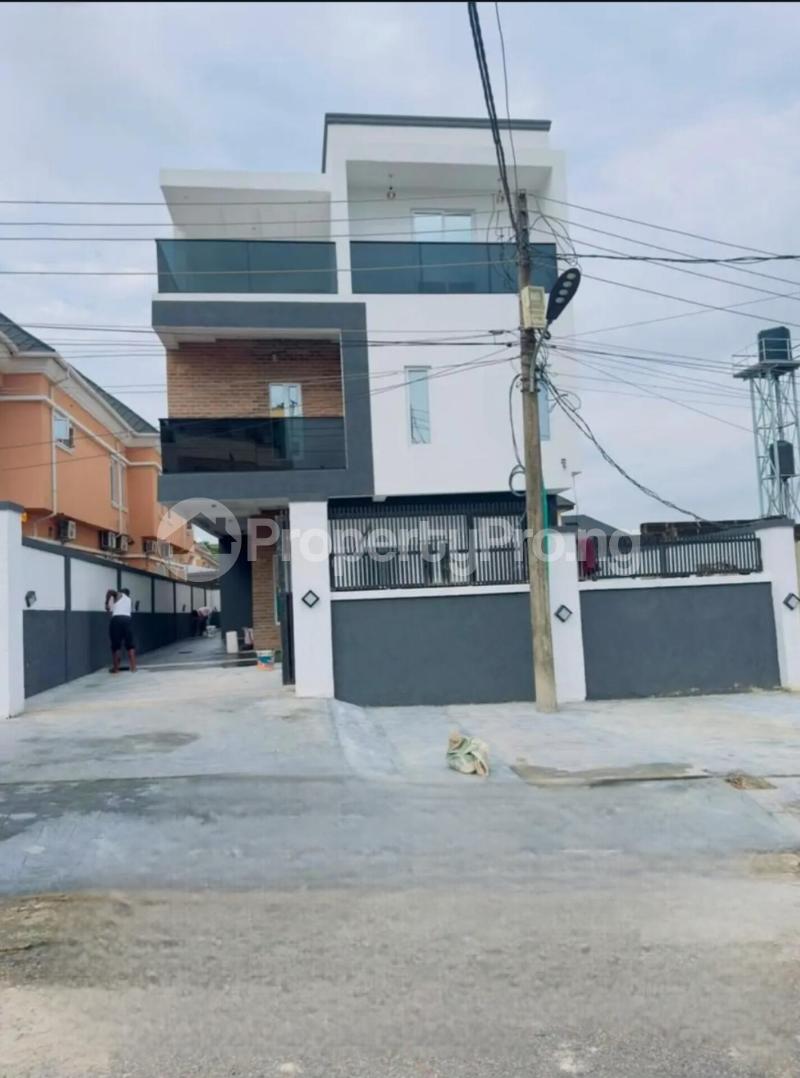 5 bedroom House for sale Magodo Phase 2 Berger Ojodu Lagos