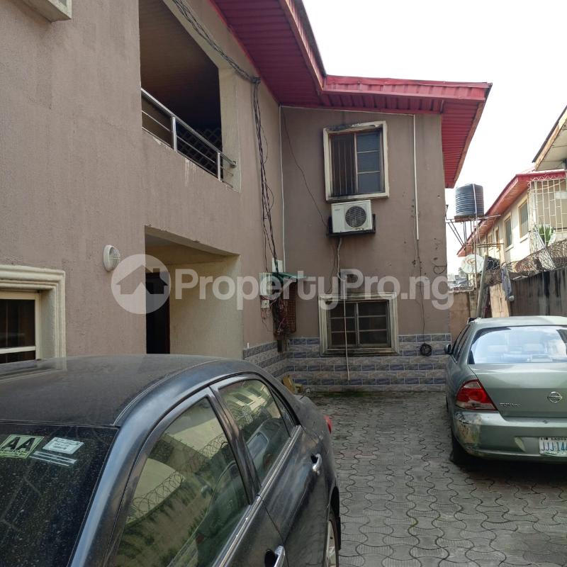3 bedroom Flat / Apartment for rent Off Ogunlana Drive Ojuelegba Surulere Lagos
