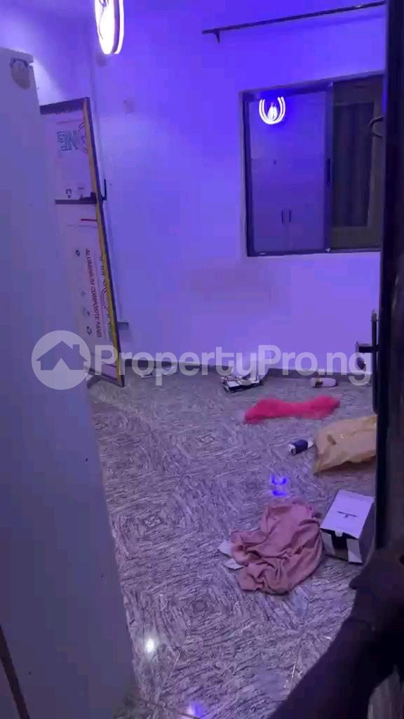 1 bedroom Flat / Apartment for rent Off Market Str Shomolu Lagos