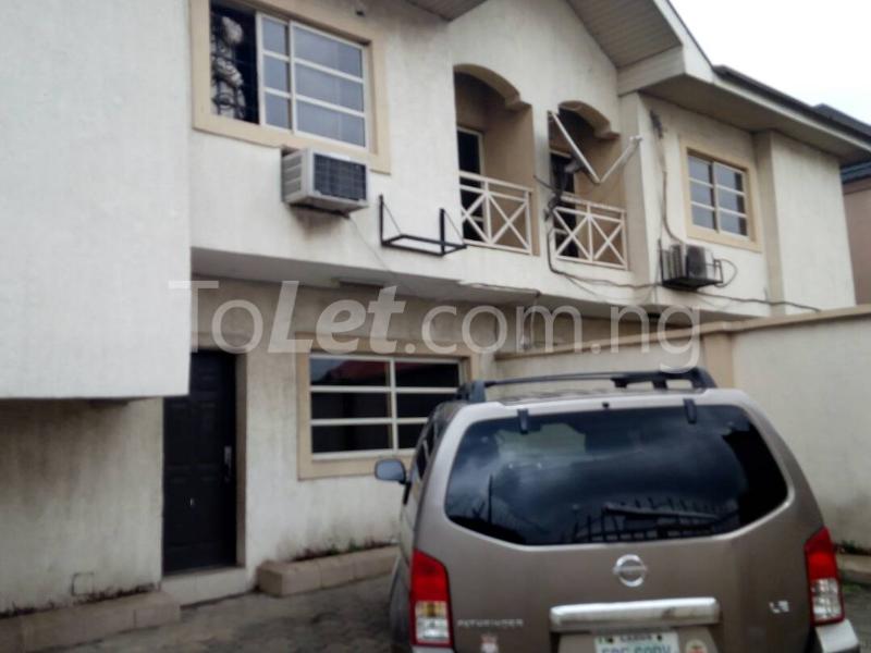 3 bedroom Flat / Apartment for rent Plot 877 Durosinmi Abokuwa Street Omole phase 2 Ojodu Lagos