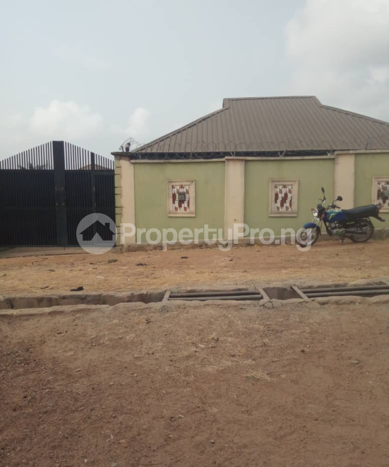 3 bedroom House for sale Crown Heights School Ojoo Ibadan Oyo