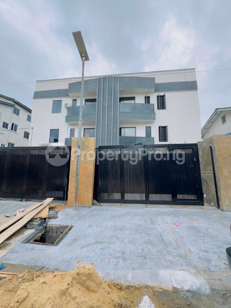 4 bedroom House for sale Iwaya Yaba Lagos
