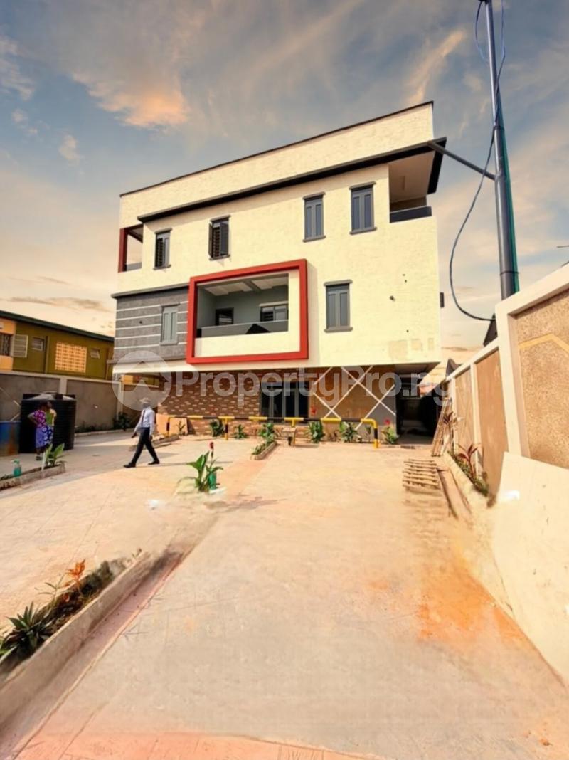 4 bedroom House for sale  Mende Maryland Lagos